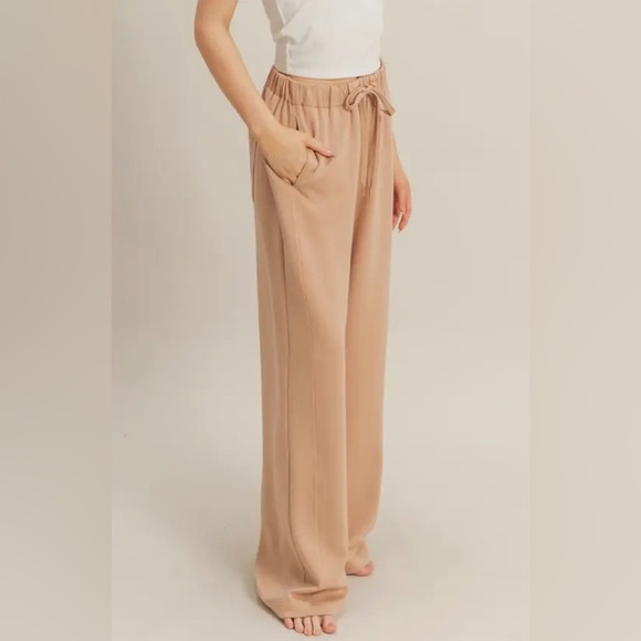 Casual Chic Set-the perfect combination made with Scuba fabric NWT - Picture 5 of 8